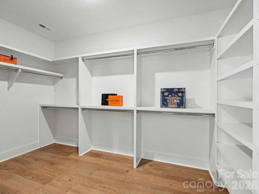 5963 Gate Post Road, Charlotte, NC 28211.  MLS# CAR4390740, YatesRealty ID 35004. 