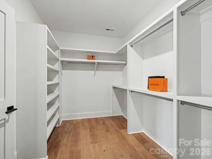 5963 Gate Post Road, Charlotte, NC 28211.  MLS# CAR4390740, YatesRealty ID 35004. 