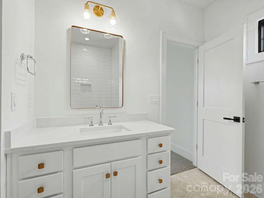 5963 Gate Post Road, Charlotte, NC 28211.  MLS# CAR4390740, YatesRealty ID 35004. 