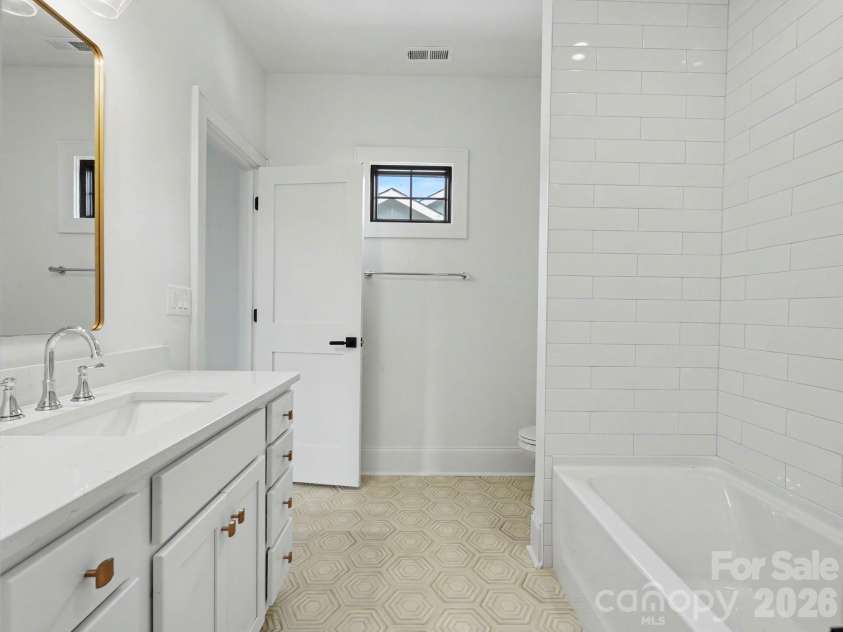 5963 Gate Post Road, Charlotte, NC 28211.  MLS# CAR4390740, YatesRealty ID 35004. 