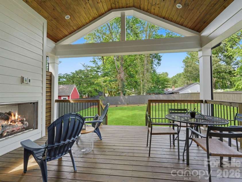 5963 Gate Post Road, Charlotte, NC 28211.  MLS# CAR4390740, YatesRealty ID 35004. 