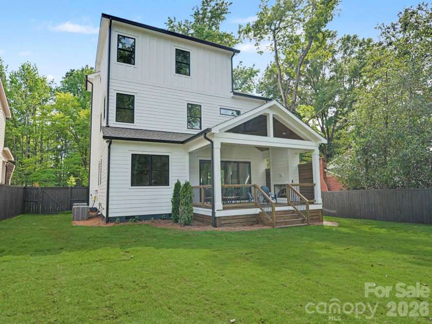 5963 Gate Post Road, Charlotte, NC 28211.  MLS# CAR4390740, YatesRealty ID 35004. 