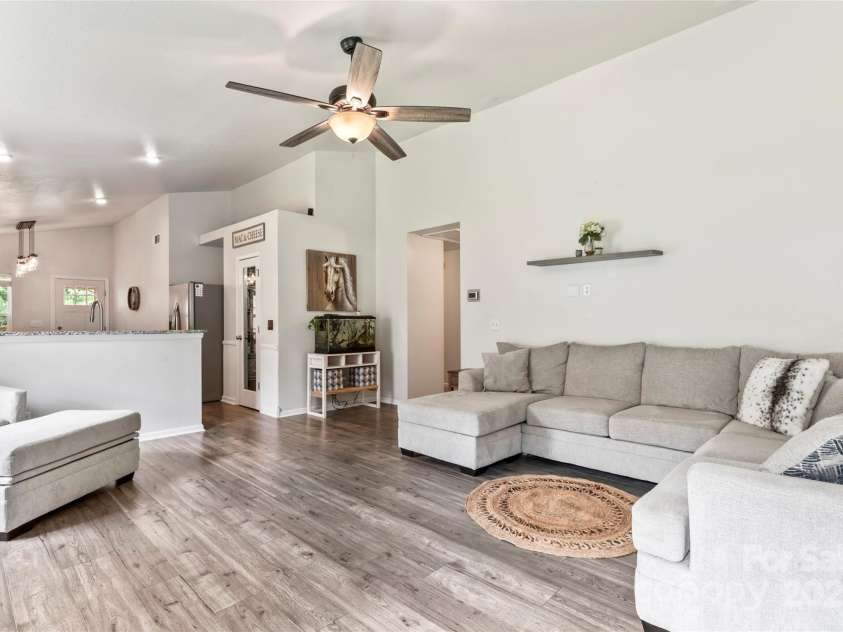 570 Montgomery Drive, Rock Hill, SC 29732.  MLS# CAR4295047, YatesRealty ID 35005. 