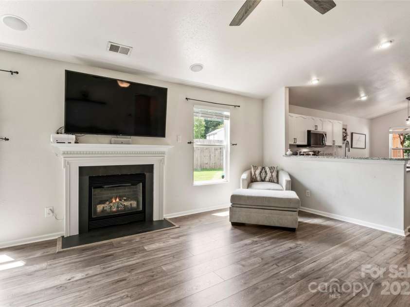 570 Montgomery Drive, Rock Hill, SC 29732.  MLS# CAR4295047, YatesRealty ID 35005. 