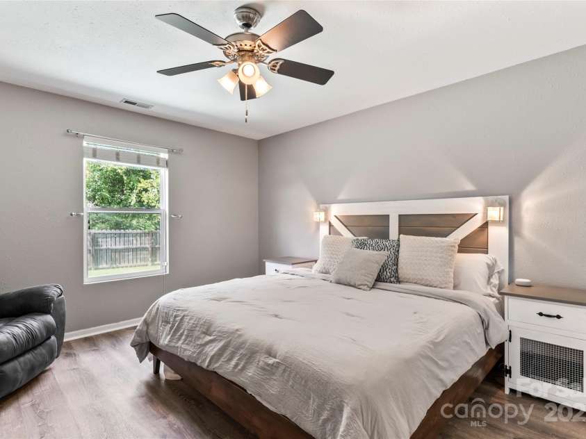 570 Montgomery Drive, Rock Hill, SC 29732.  MLS# CAR4295047, YatesRealty ID 35005. 
