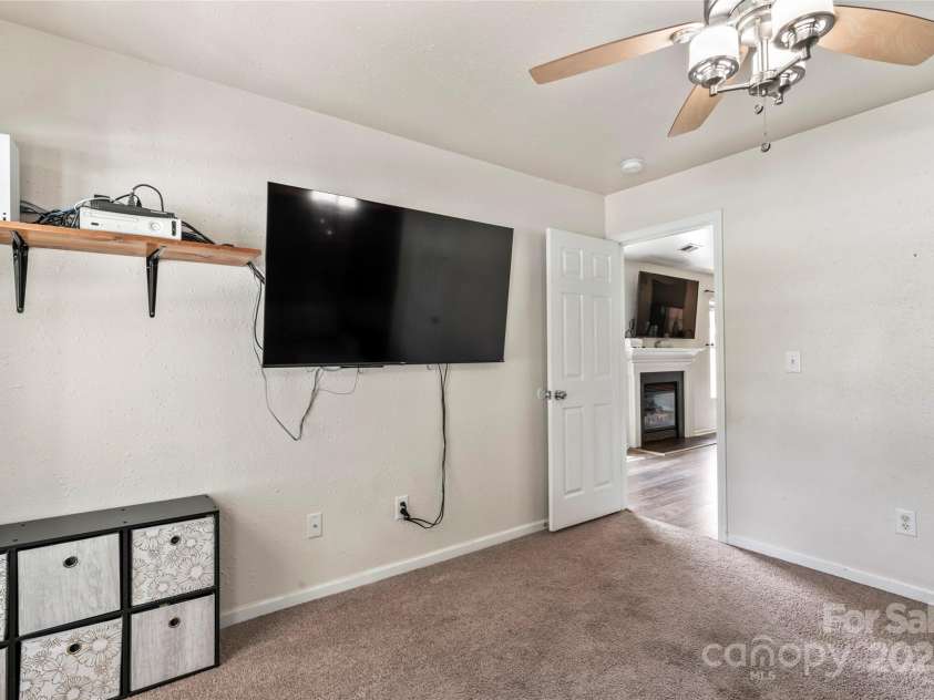 570 Montgomery Drive, Rock Hill, SC 29732.  MLS# CAR4295047, YatesRealty ID 35005. 
