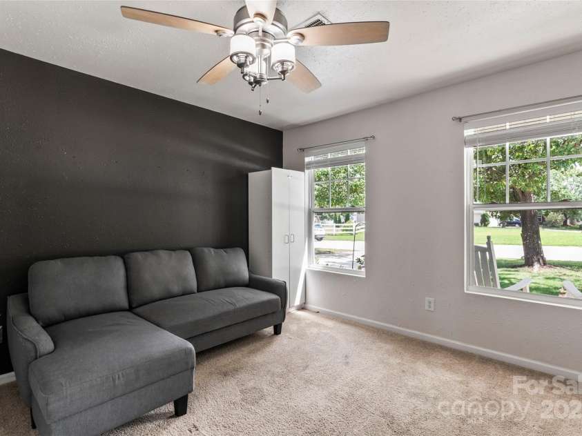 570 Montgomery Drive, Rock Hill, SC 29732.  MLS# CAR4295047, YatesRealty ID 35005. 