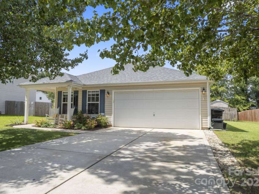 570 Montgomery Drive, Rock Hill, SC 29732.  MLS# CAR4295047, YatesRealty ID 35005. 