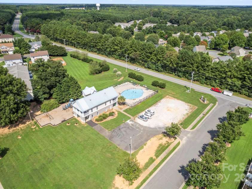 570 Montgomery Drive, Rock Hill, SC 29732.  MLS# CAR4295047, YatesRealty ID 35005. 