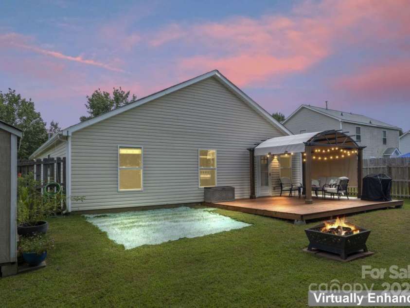 570 Montgomery Drive, Rock Hill, SC 29732.  MLS# CAR4295047, YatesRealty ID 35005. 