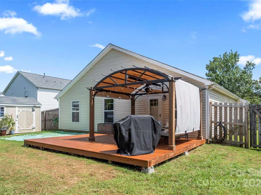 570 Montgomery Drive, Rock Hill, SC 29732.  MLS# CAR4295047, YatesRealty ID 35005. 