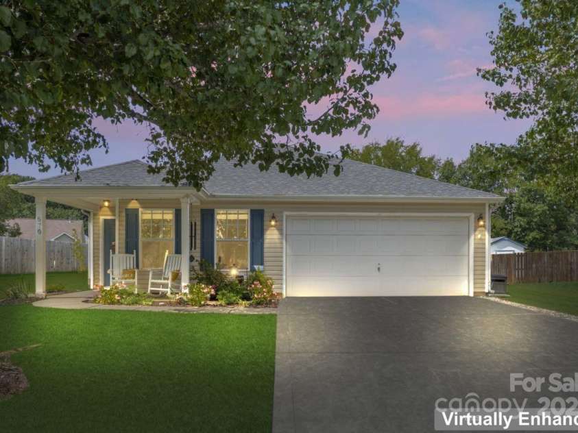 570 Montgomery Drive, Rock Hill, SC 29732.  MLS# CAR4295047, YatesRealty ID 35005. 