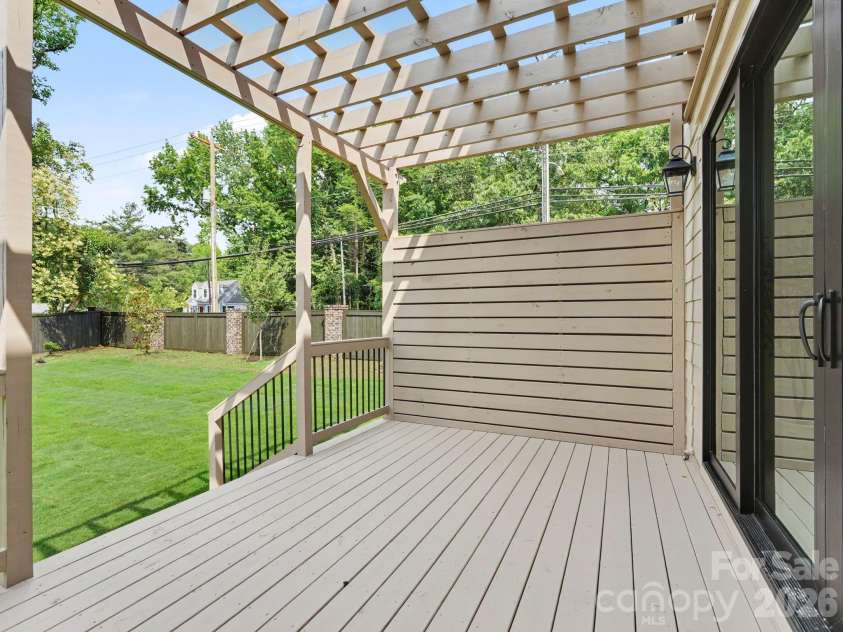 5971 Gate Post Road, Charlotte, NC 28211.  MLS# CAR4395302, YatesRealty ID 35005. 