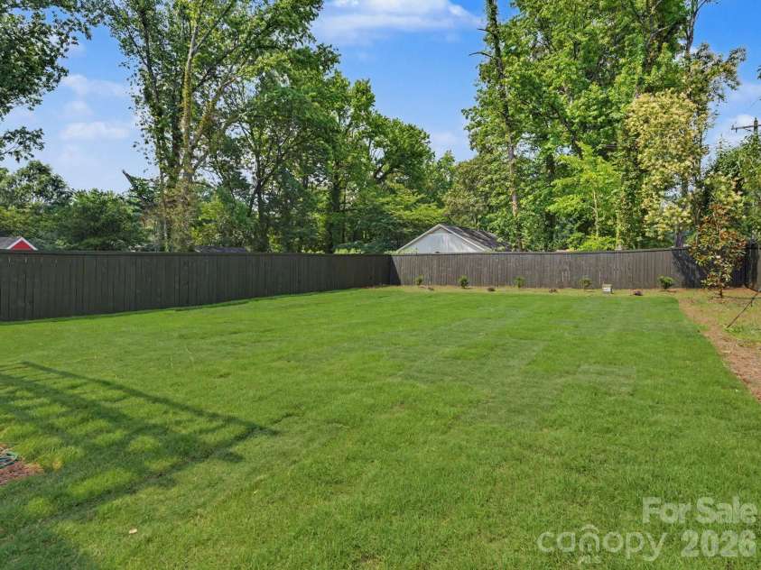 5971 Gate Post Road, Charlotte, NC 28211.  MLS# CAR4395302, YatesRealty ID 35005. 