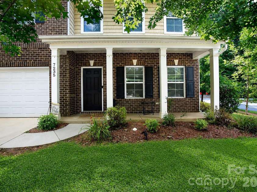 7235 Barefoot Forest Drive, Charlotte, NC 28269.  MLS# CAR4396233, YatesRealty ID 35006. 