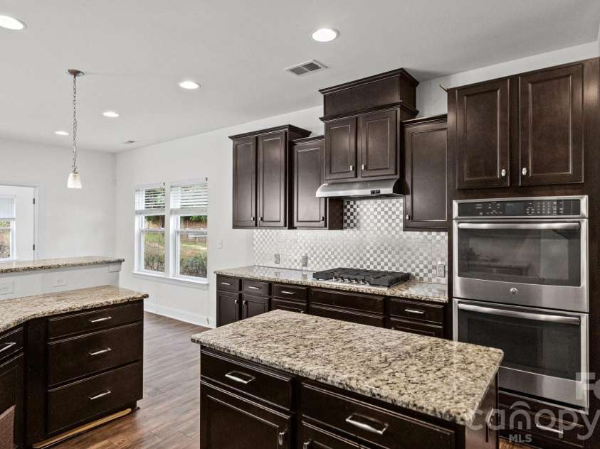 7235 Barefoot Forest Drive, Charlotte, NC 28269.  MLS# CAR4396233, YatesRealty ID 35006. 
