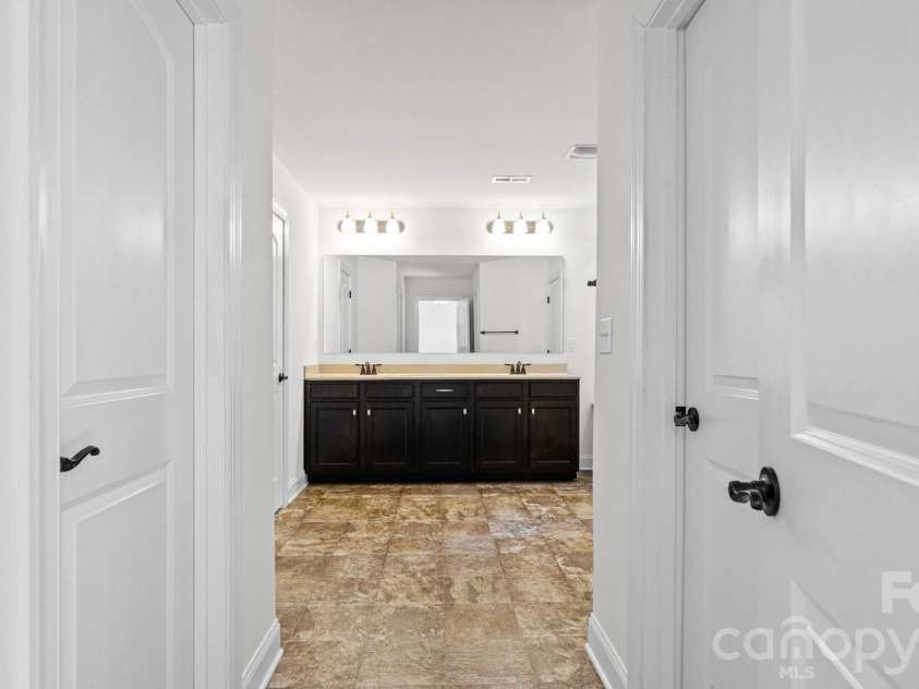 7235 Barefoot Forest Drive, Charlotte, NC 28269.  MLS# CAR4396233, YatesRealty ID 35006. 