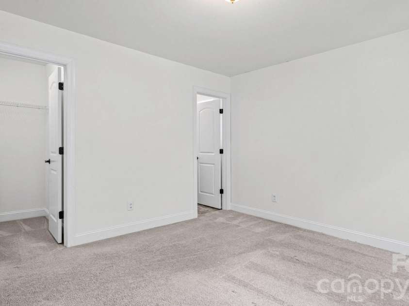 7235 Barefoot Forest Drive, Charlotte, NC 28269.  MLS# CAR4396233, YatesRealty ID 35006. 