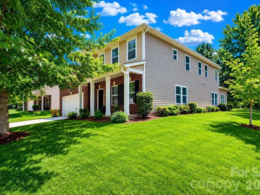7235 Barefoot Forest Drive, Charlotte, NC 28269.  MLS# CAR4396233, YatesRealty ID 35006. 