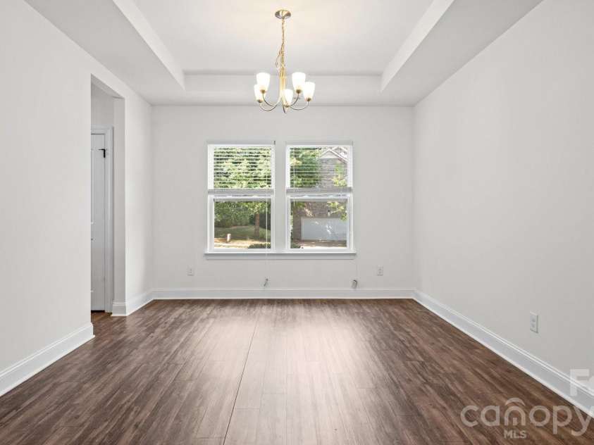 7235 Barefoot Forest Drive, Charlotte, NC 28269.  MLS# CAR4396233, YatesRealty ID 35006. Dining room