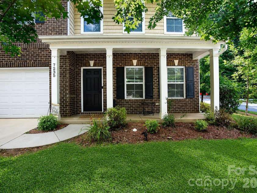7235 Barefoot Forest Drive, Charlotte, NC 28269.  MLS# CAR4430339, YatesRealty ID 35006. 