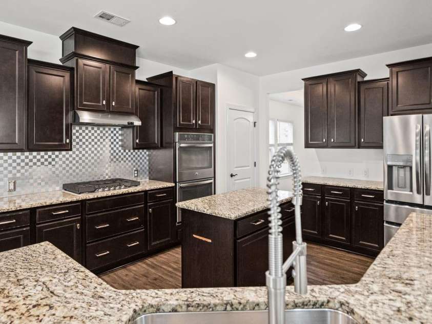 7235 Barefoot Forest Drive, Charlotte, NC 28269.  MLS# CAR4430339, YatesRealty ID 35006. 