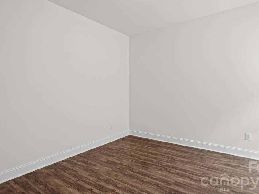 7235 Barefoot Forest Drive, Charlotte, NC 28269.  MLS# CAR4430339, YatesRealty ID 35006. 