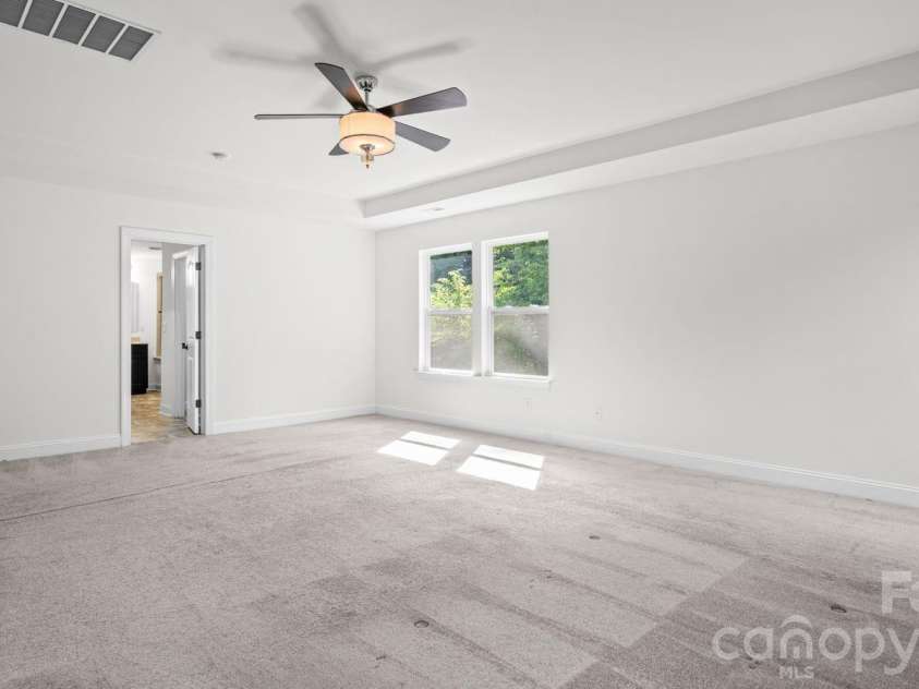 7235 Barefoot Forest Drive, Charlotte, NC 28269.  MLS# CAR4430339, YatesRealty ID 35006. 