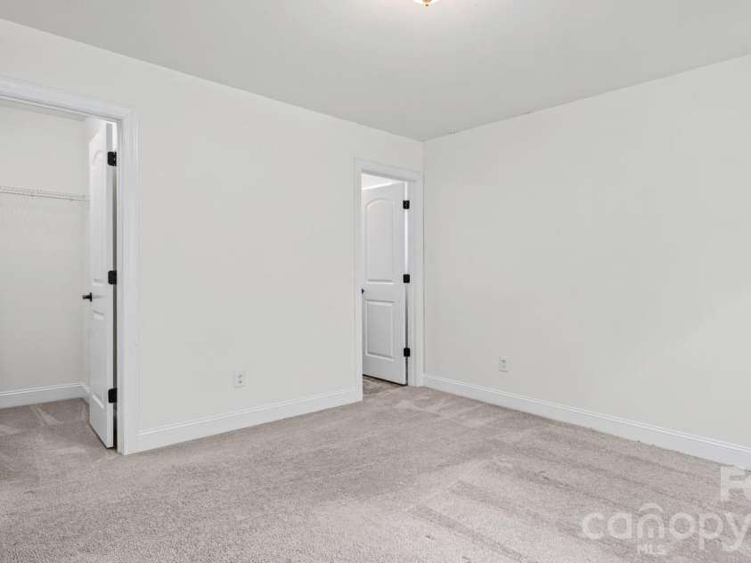 7235 Barefoot Forest Drive, Charlotte, NC 28269.  MLS# CAR4430339, YatesRealty ID 35006. 