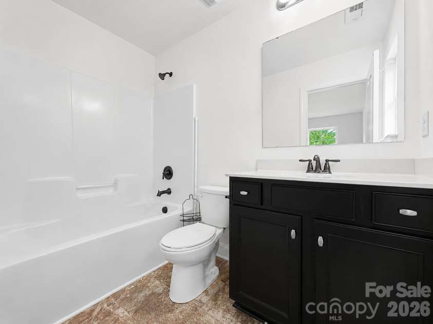 7235 Barefoot Forest Drive, Charlotte, NC 28269.  MLS# CAR4430339, YatesRealty ID 35006. 