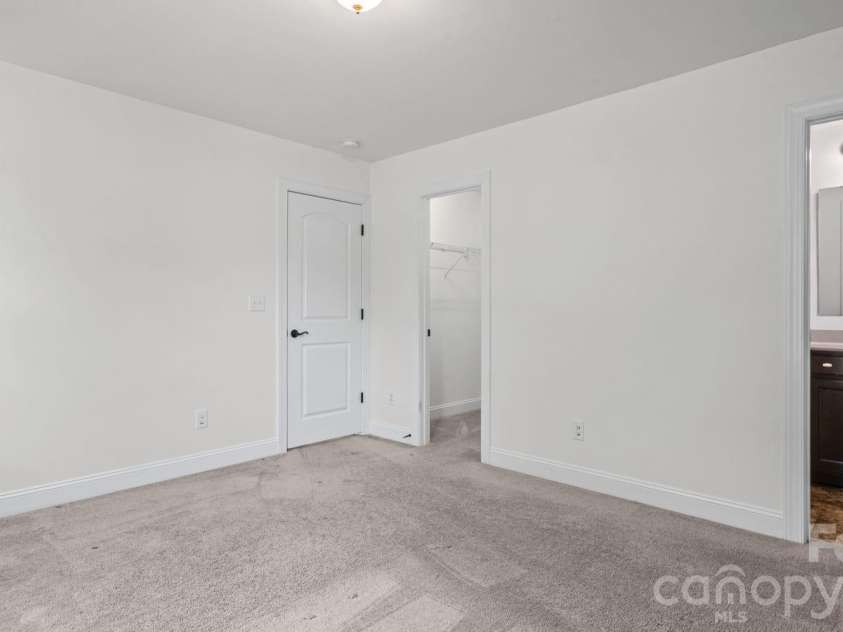 7235 Barefoot Forest Drive, Charlotte, NC 28269.  MLS# CAR4430339, YatesRealty ID 35006. 