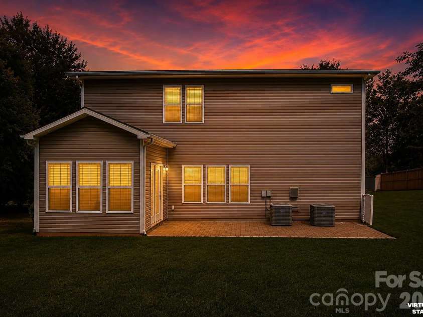 7235 Barefoot Forest Drive, Charlotte, NC 28269.  MLS# CAR4430339, YatesRealty ID 35006. 