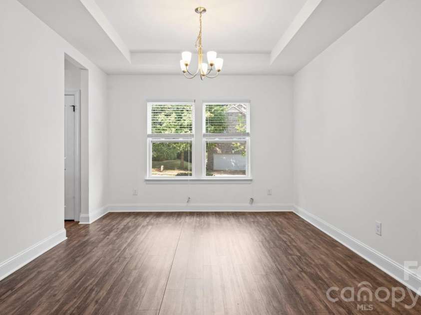 7235 Barefoot Forest Drive, Charlotte, NC 28269.  MLS# CAR4430339, YatesRealty ID 35006. Dining room