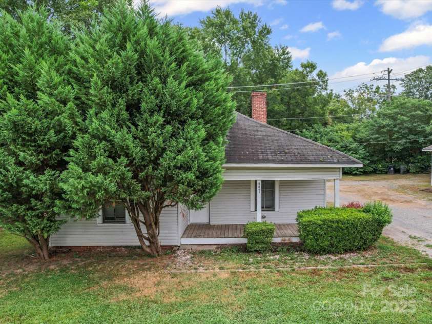 861 Old Charlotte Road, Concord, NC 28027.  MLS# CAR4272025, YatesRealty ID 35006. 