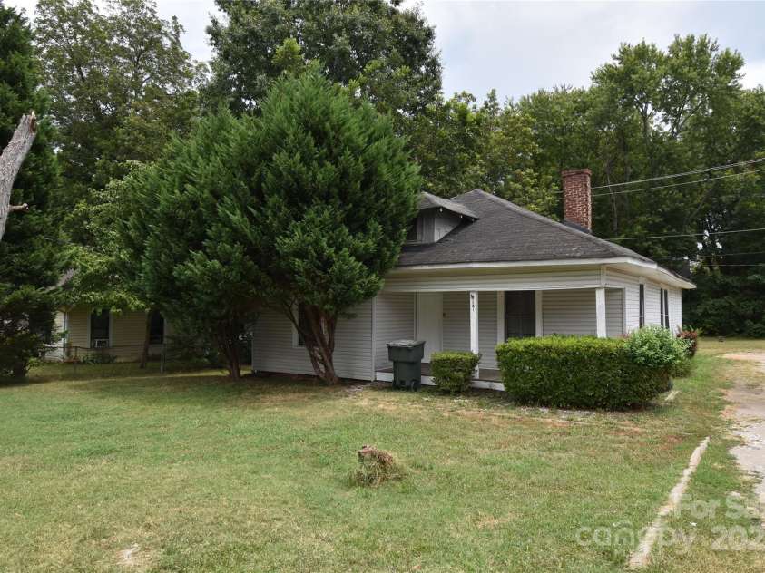 861 Old Charlotte Road, Concord, NC 28027.  MLS# CAR4272025, YatesRealty ID 35006. 