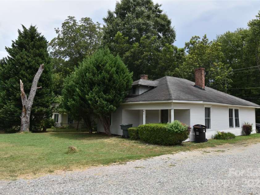 861 Old Charlotte Road, Concord, NC 28027.  MLS# CAR4272025, YatesRealty ID 35006. 