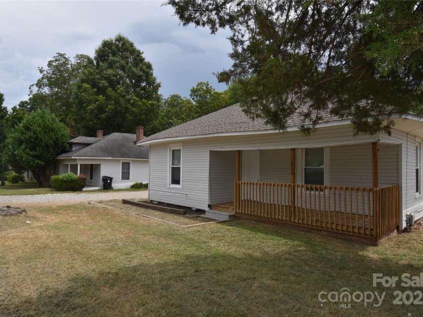 861 Old Charlotte Road, Concord, NC 28027.  MLS# CAR4272025, YatesRealty ID 35006. 861 and 863 Old Charlotte also offered as a package-*** see MLS agent remarks