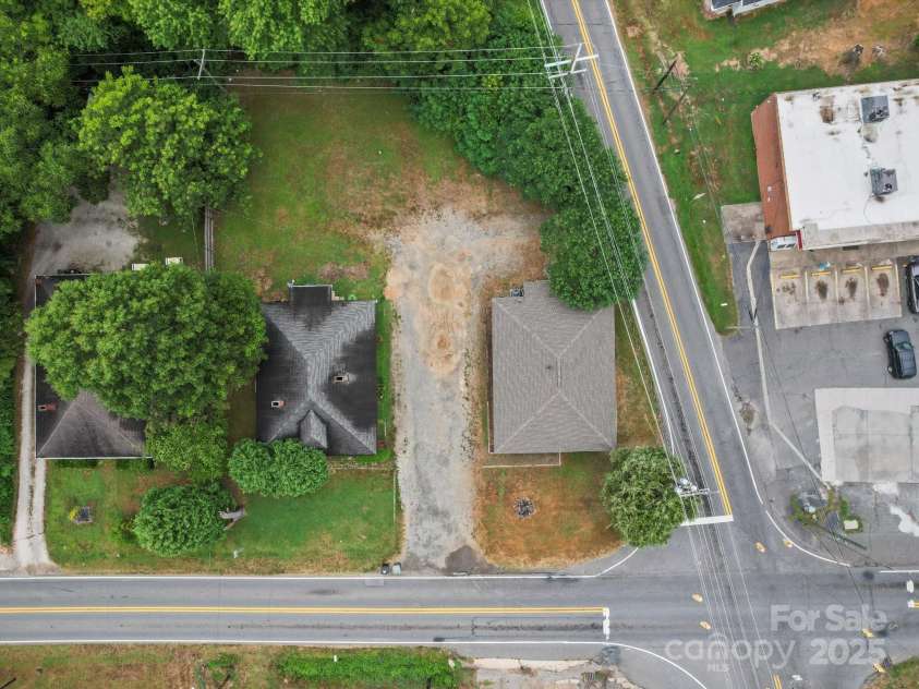 861 Old Charlotte Road, Concord, NC 28027.  MLS# CAR4272025, YatesRealty ID 35006. 861 and 863 Old Charlotte also offered as a package-*** see MLS agent remarks