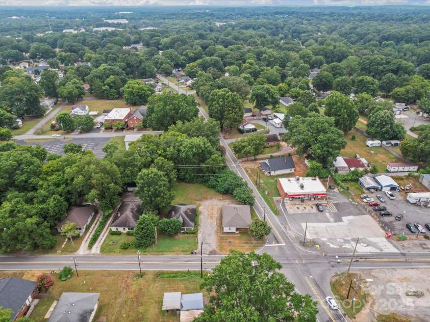 861 Old Charlotte Road, Concord, NC 28027.  MLS# CAR4272025, YatesRealty ID 35006. 861 and 863 Old Charlotte also offered as a package-*** see MLS agent remarks