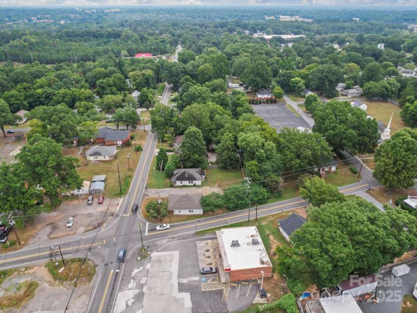 861 Old Charlotte Road, Concord, NC 28027.  MLS# CAR4272025, YatesRealty ID 35006. 861 and 863 Old Charlotte also offered as a package-*** see MLS agent remarks