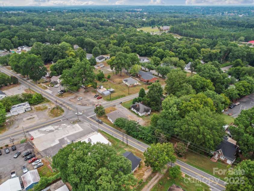 861 Old Charlotte Road, Concord, NC 28027.  MLS# CAR4272025, YatesRealty ID 35006. 861 and 863 Old Charlotte also offered as a package-*** see MLS agent remarks