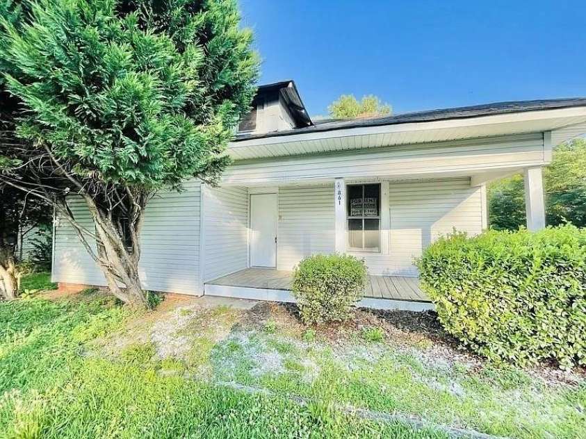 861 Old Charlotte Road, Concord, NC 28027.  MLS# CAR4272025, YatesRealty ID 35006. Previous Rental pictures