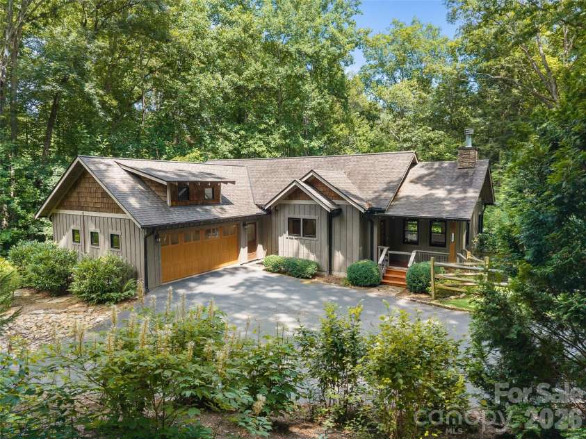 165 South Hill Drive, Brevard, NC 28712.  MLS# CAR4398285, YatesRealty ID 35008. 