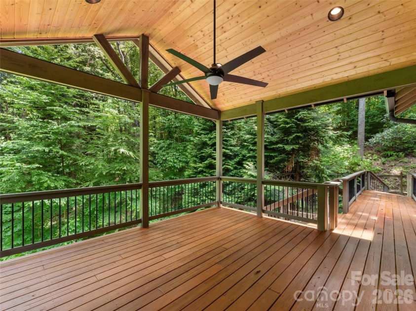 165 South Hill Drive, Brevard, NC 28712.  MLS# CAR4398285, YatesRealty ID 35008. 