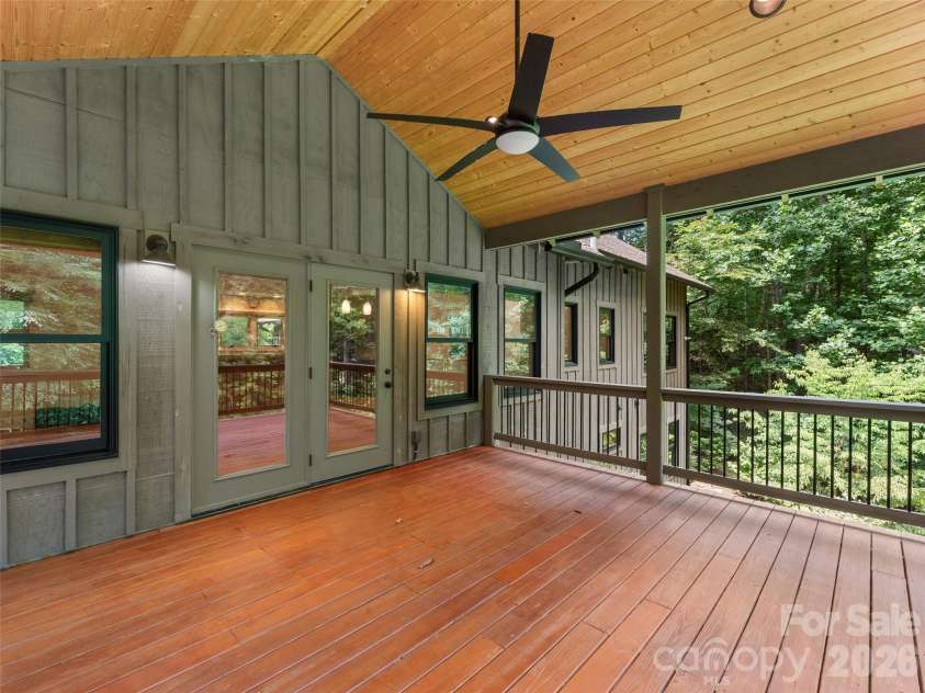 165 South Hill Drive, Brevard, NC 28712.  MLS# CAR4398285, YatesRealty ID 35008. 