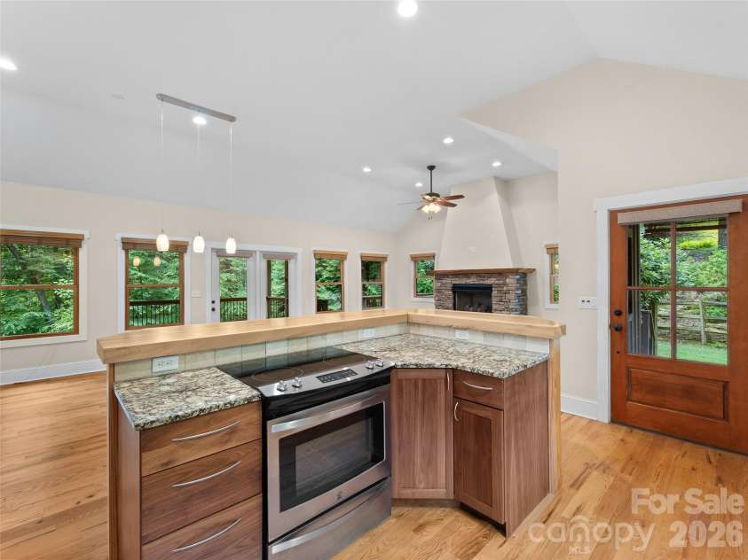 165 South Hill Drive, Brevard, NC 28712.  MLS# CAR4398285, YatesRealty ID 35008. 