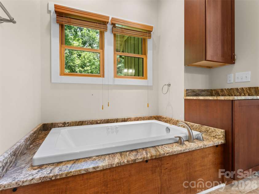 165 South Hill Drive, Brevard, NC 28712.  MLS# CAR4398285, YatesRealty ID 35008. 