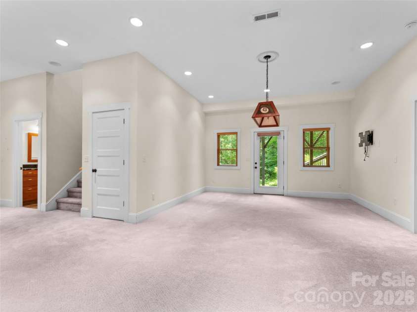 165 South Hill Drive, Brevard, NC 28712.  MLS# CAR4398285, YatesRealty ID 35008. 