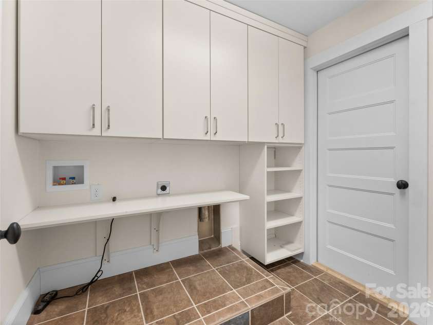 165 South Hill Drive, Brevard, NC 28712.  MLS# CAR4398285, YatesRealty ID 35008. 
