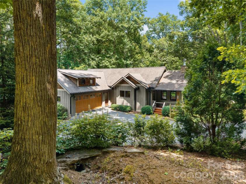 165 South Hill Drive, Brevard, NC 28712.  MLS# CAR4398285, YatesRealty ID 35008. 